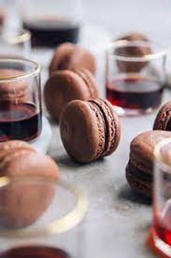 PORT WINE GANACHE MACARONS