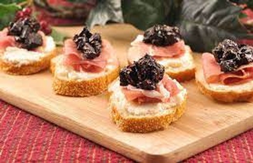 Port, Prosciutto and Fig Crostini